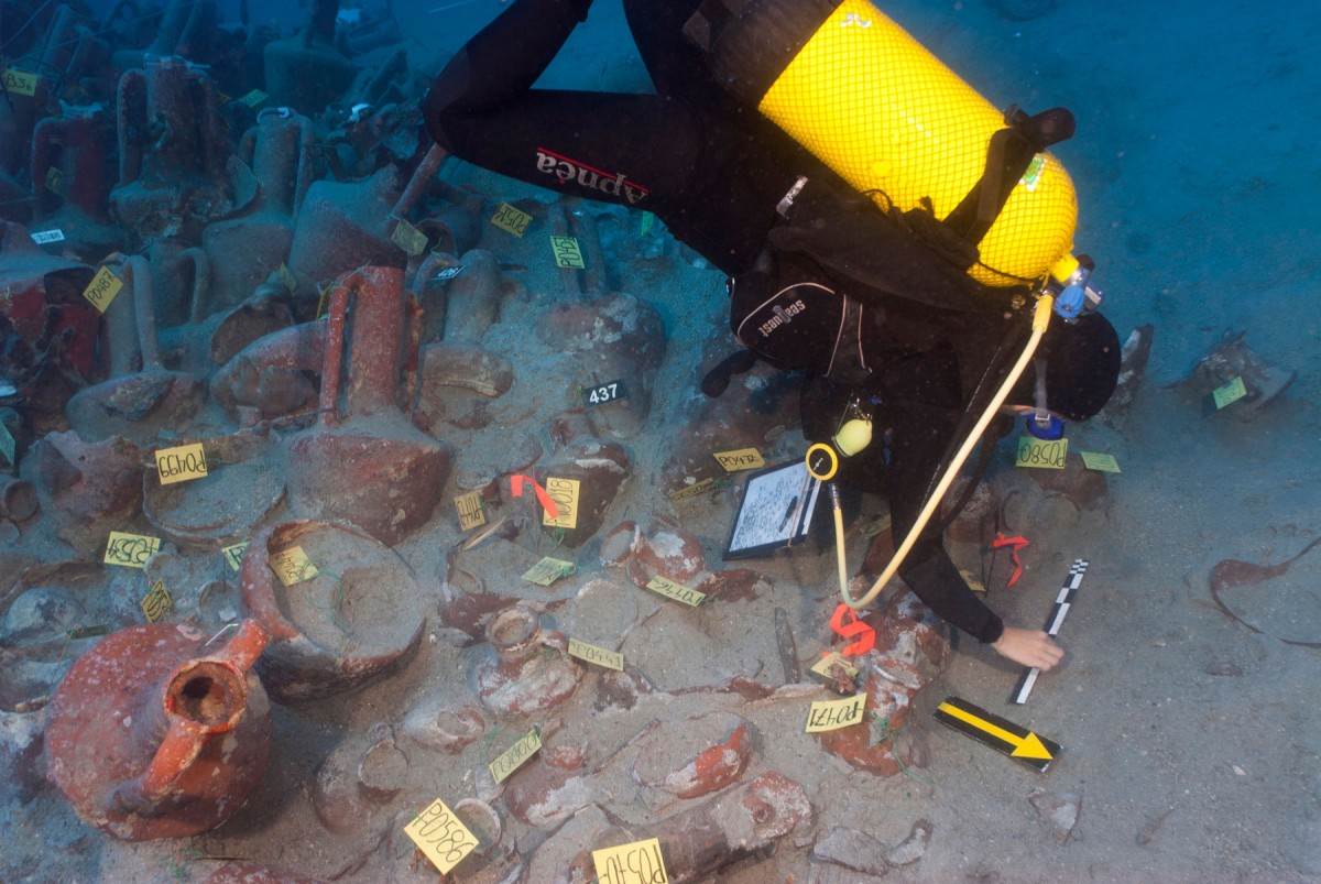 Υποβρύχια αρχαιολογική έρευνα στο ναυάγιο του Μαζωτού (2012).