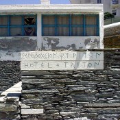 Η Monumenta συλλέγει μνήμες για το Ξενία της Άνδρου