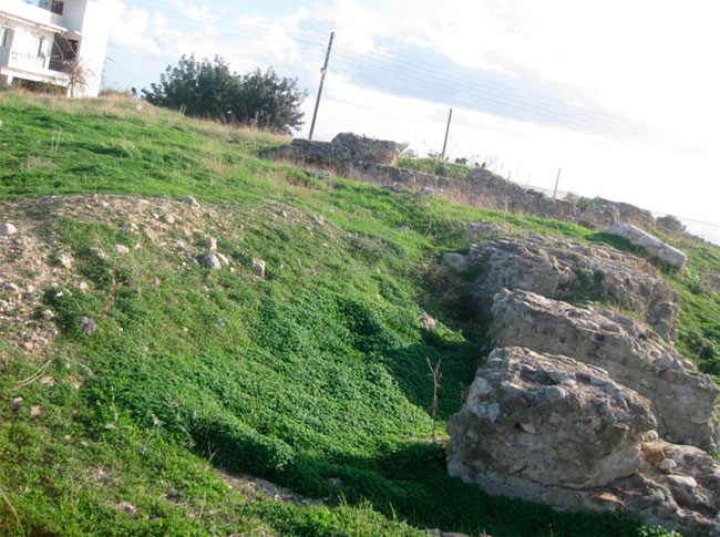 Ο χώρος, όπου τοποθετείται το αρχαίο θέατρο της Ιεράπετρας (φωτ. Διάζωμα).