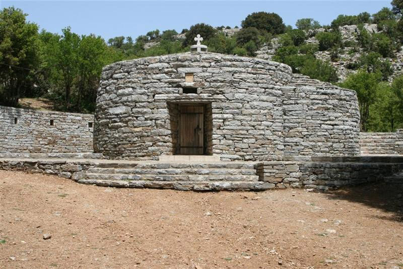 Το εκκλησάκι του Αγίου Υακίνθου στα Ανώγεια της Κρήτης.