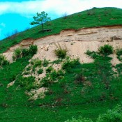 Άγνωστοι κατέστρεψαν ανεξερεύνητο τύμβο στο Βαλιαρέ