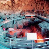 Τι αποκαλύπτουν τα αρχαιοβοτανικά κατάλοιπα στο σπήλαιο της Θεόπετρας
