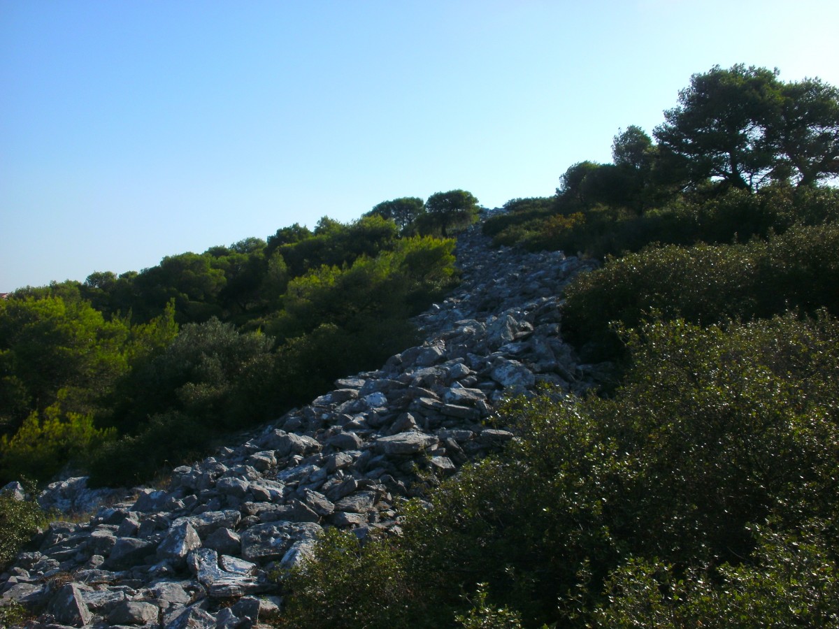 Ελληνιστική οχύρωση στο Καστράκι της Νέας Ερυθραίας (τέλη 4ου αι.-μέσα 3ου αι.)