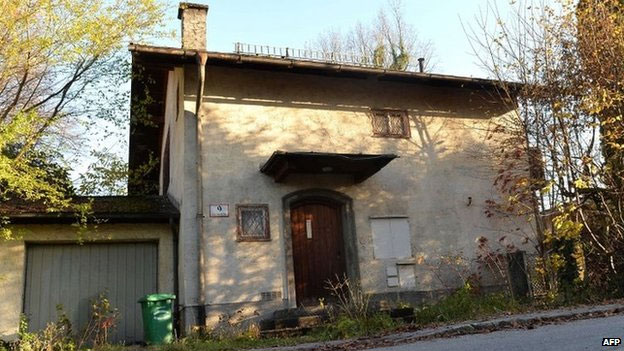 Το σπίτι που διατηρούσε ο 80χρονος Κορνέλιους Γκούρλιτ στο Σάλτσμπουργκ, όπου οι αρχές βρήκαν και κατέσχεσαν άλλους 60 πίνακες (φωτ. AFP).