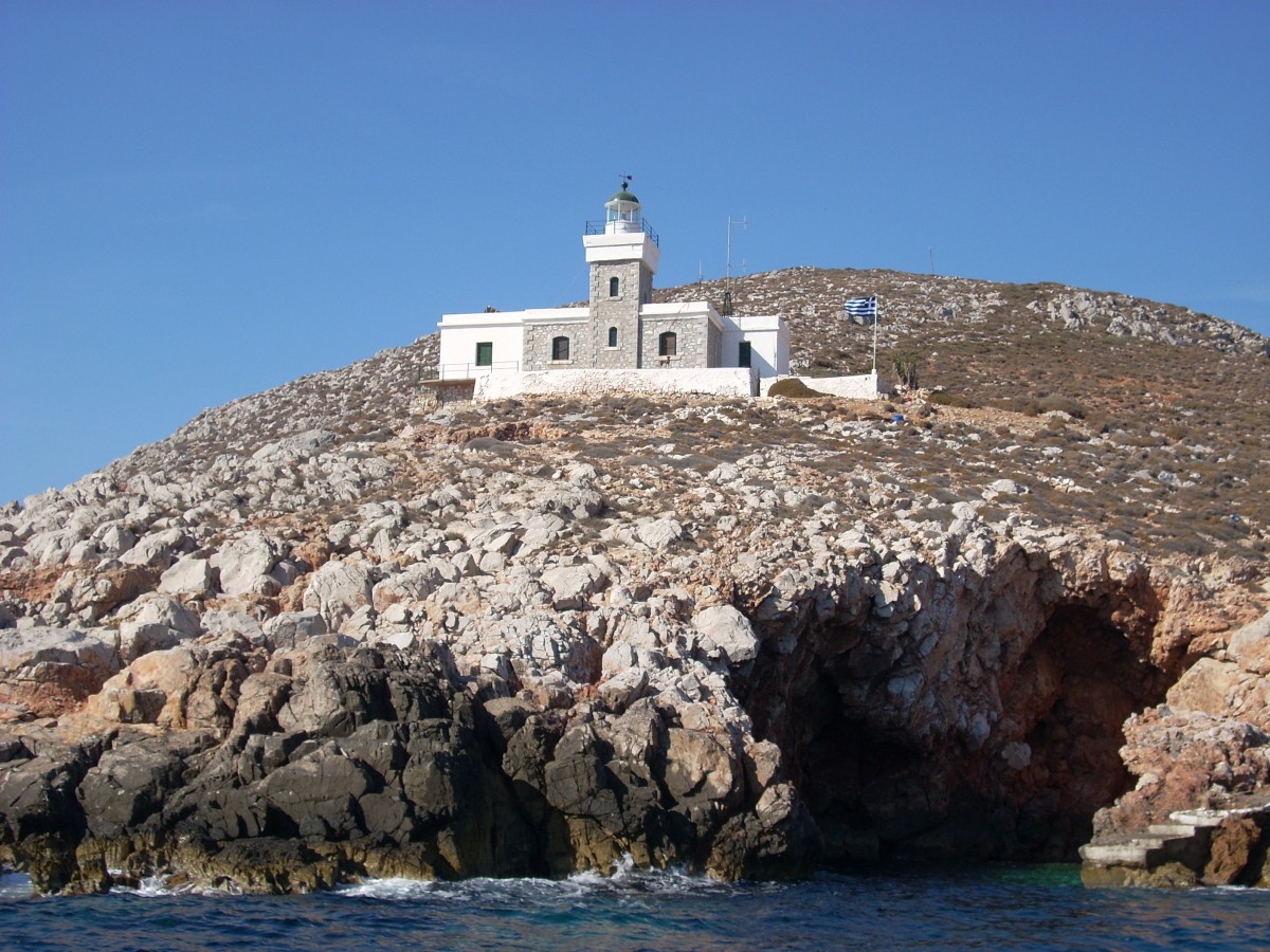 Ζούρβα Ύδρας, Υπηρεσία Φάρων