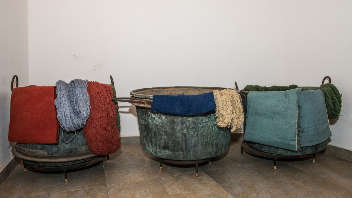 Χάλκινα καζάνια, Ιστορικό Υφαντουργείο ΣΕΝ