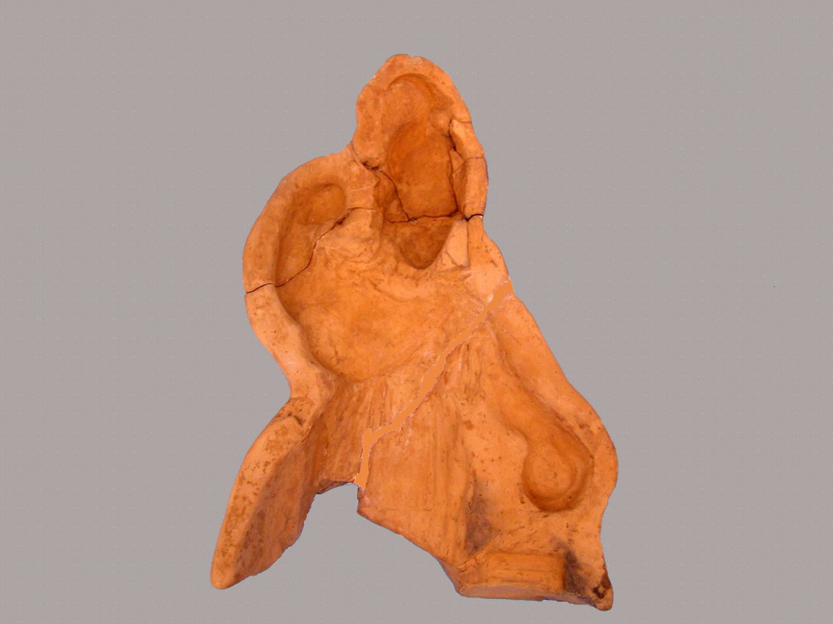 Πήλινη μήτρα της Ύστερης Κλασικής περιόδου, που παριστάνει την Αθηνά Χαλινίτιδα. Αρχαιολογικό Μουσείο Άρτας (φωτ. ΛΓ’ ΕΠΚΑ).