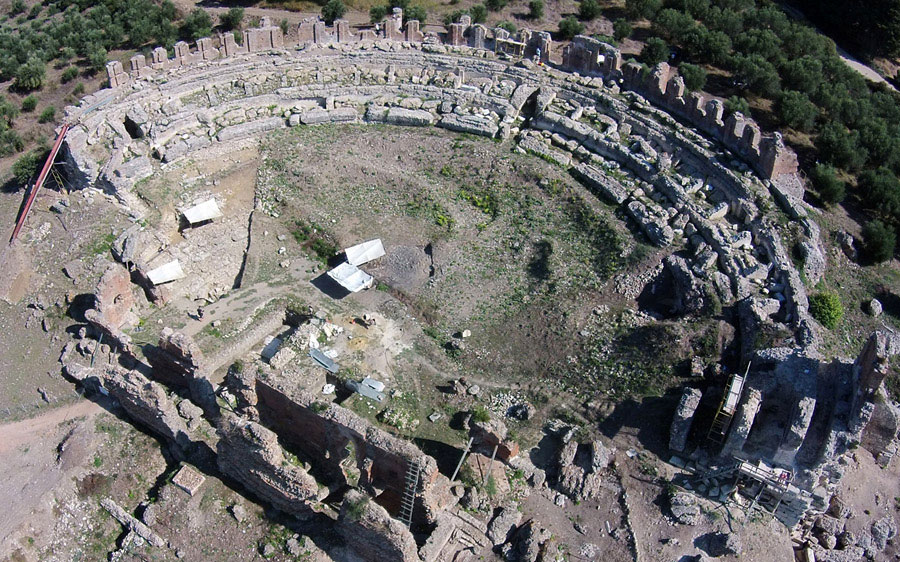 Το αρχαίο θέατρο της Νικόπολης  (φωτ. «Διάζωμα»).