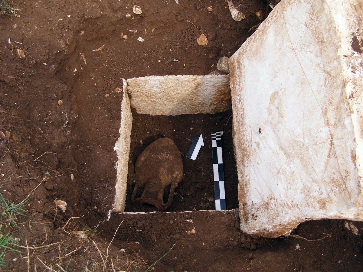 Ο αμφορέας βρέθηκε στο νεκροταφείο του αρχαίου Ορράου (Εφορεία Αρχαιοτήτων Άρτας).