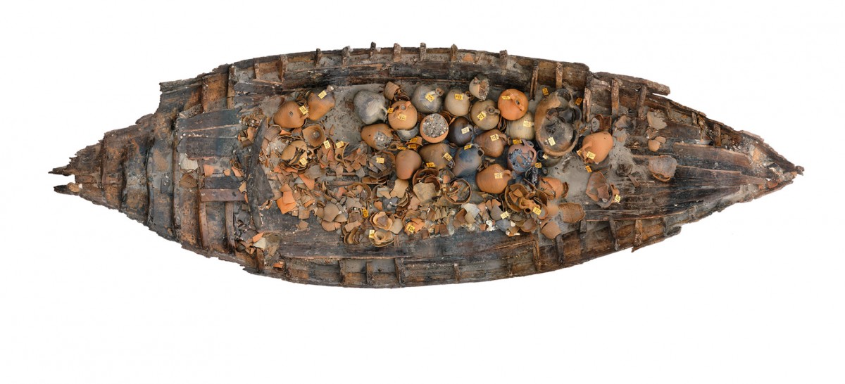 Φωτομωσαϊκό του ναυαγίου Κ12, ενός από τα εμπορικά σκάφη τα οποία βρέθηκαν μαζί με το φορτίο τους στην ανασκαφή του Γενίκαπι. ©Αρχείο ανασκαφής στο Γενίκαπι του Istanbul University.