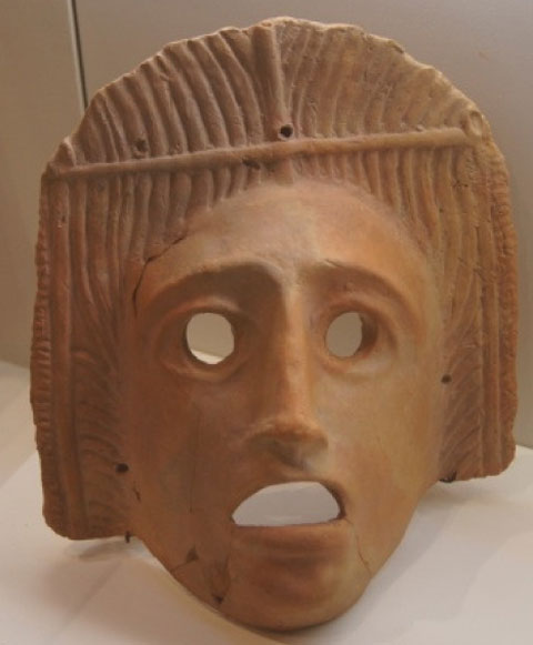 Μια χαμένη μάσκα… στο Αρχαιολογικό Μουσείο Πατρών