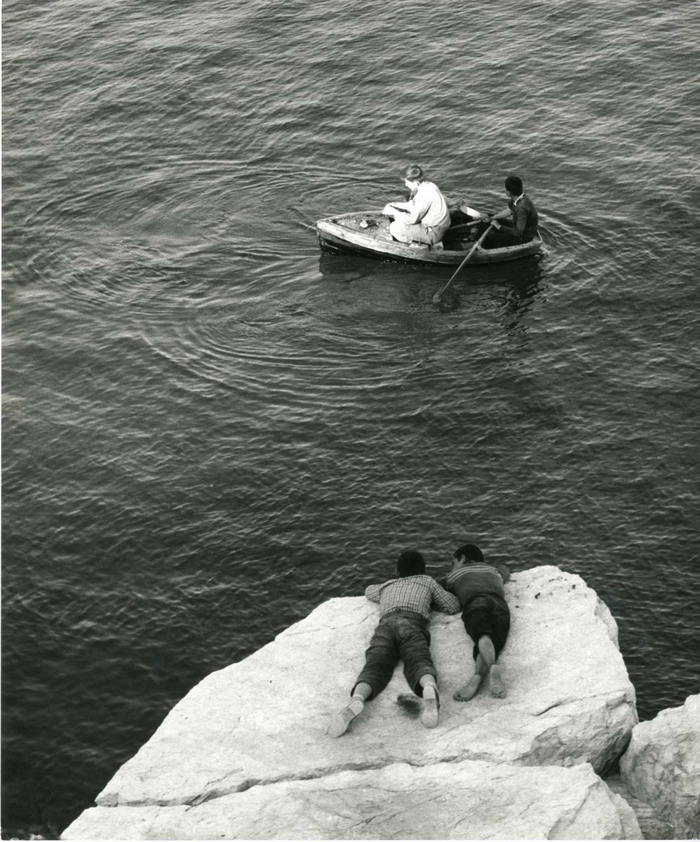 Σκιάθος. Φωτογραφία του Wolf Suschitzky που παρουσιάζεται στην έκθεση «Ταξίδι στην Ελλάδα του ’60».