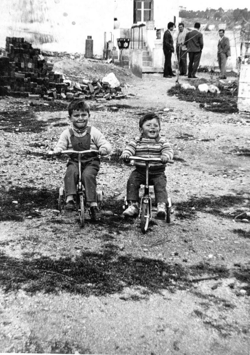 Εικ. 6. Τα χρόνια της αθωότητας.  Στο σπίτι Αυγής, 1959.