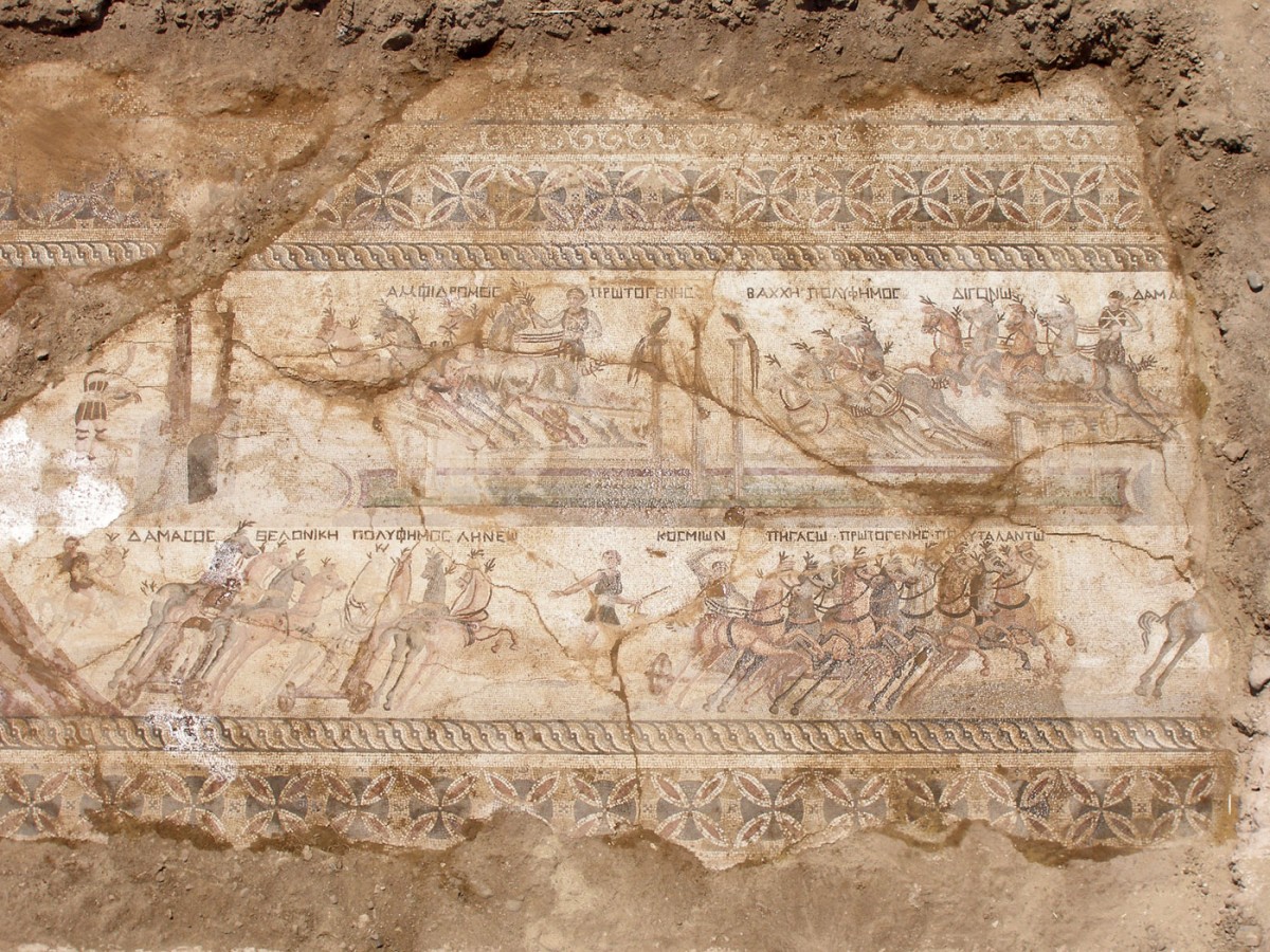 Το ψηφιδωτό δάπεδο που αποκαλύφθηκε στην τοποθεσία Πιάθκια, στο Ακάκι Λευκωσίας (φωτ. Τμήμα Αρχαιοτήτων Κύπρου). 