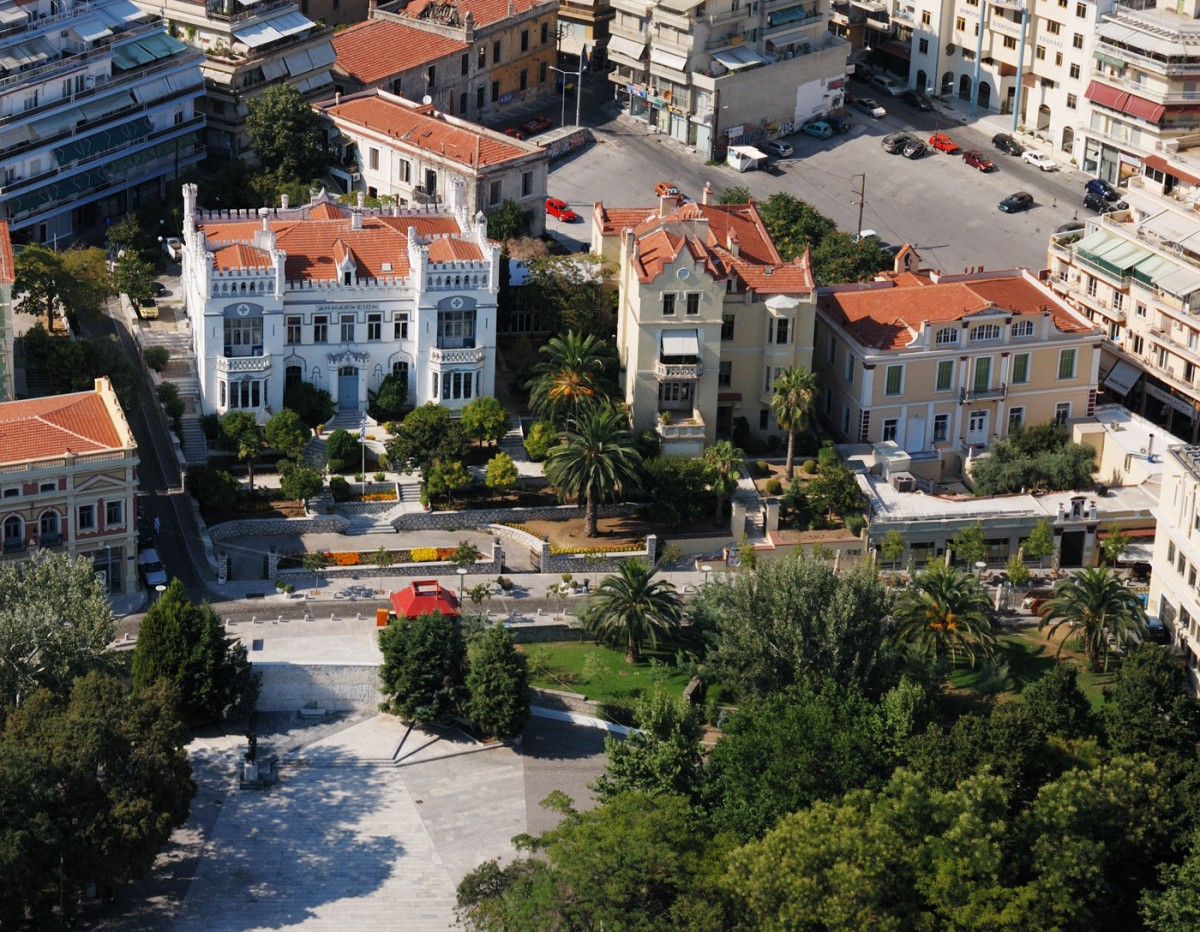 Καβάλα, κτίρια στην Πλατεία Καπνεργάτη (φωτ. ΑΠΕ-ΜΠΕ).