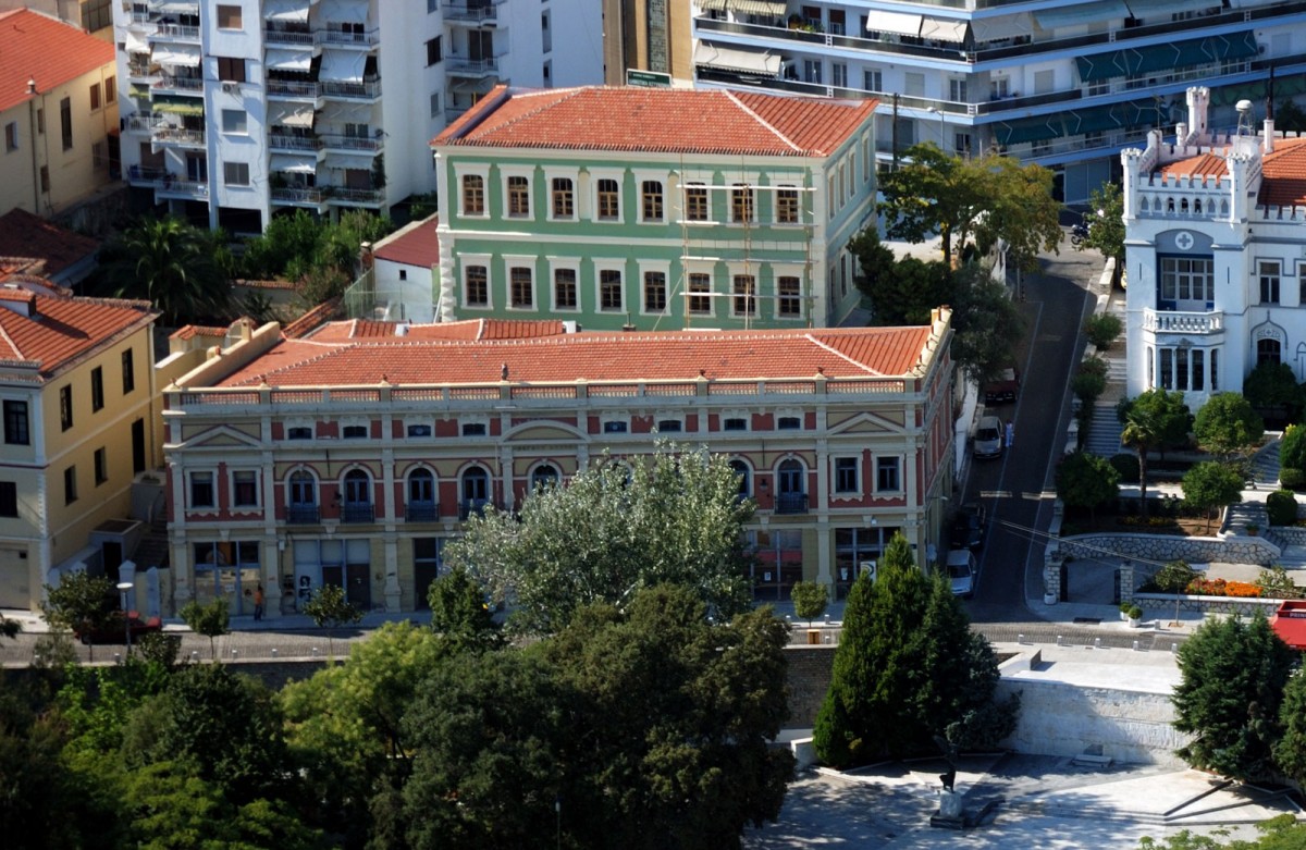 Καβάλα, κτίρια στην Πλατεία Καπνεργάτη (φωτ. ΑΠΕ-ΜΠΕ).