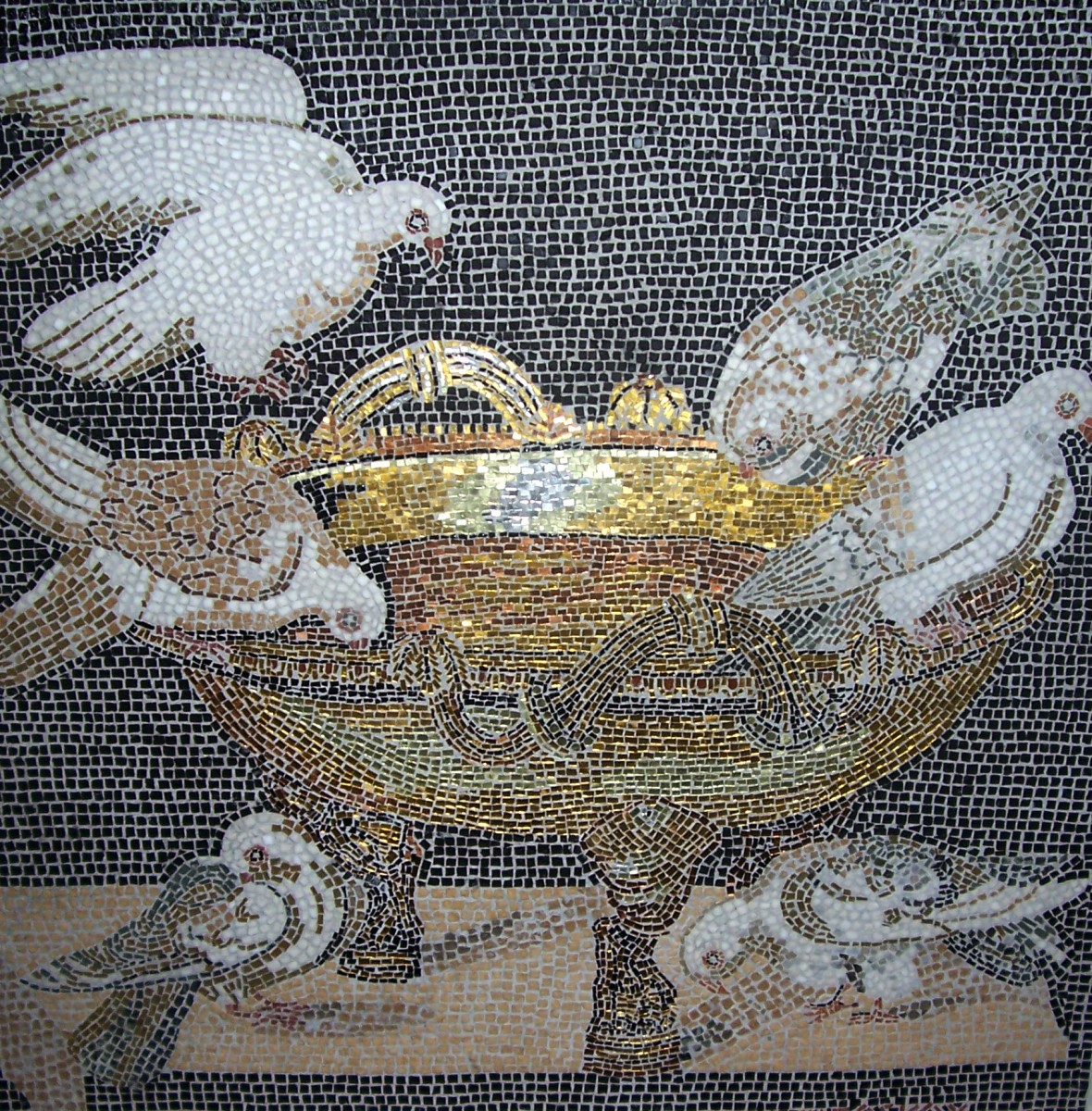 Έργο μαθητών του Κέντρου Μεσογειακών Ψηφιδωτών στο Δίον (φωτ. ΑΠΕ - ΜΠΕ / Κέντρο Μεσογειακών Ψηφιδωτών Δίου).