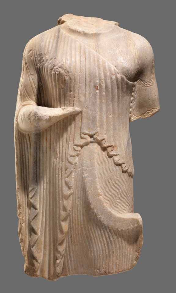 Κορμός κόρης. Τέλη 6ου αι. π.Χ. Πηγή φωτογραφιών: Αρχαιολογικό Μουσείο Θεσσαλονίκης.
