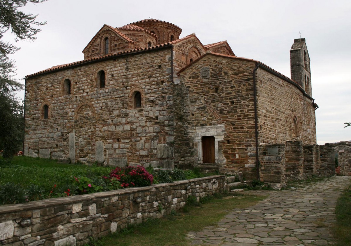 Ο βυζαντινός ναός της Βλαχέρνας Άρτας.