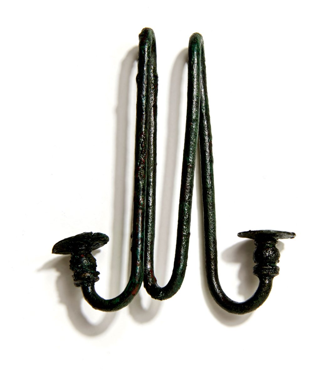 Χάλκινο ενώτιο από την Κύθνο, αρχαϊκή εποχή (φωτ. ΑΠΕ-ΜΠΕ).