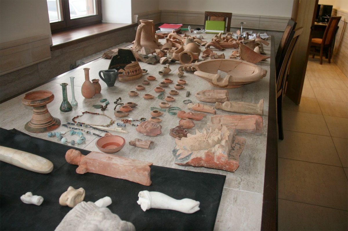 Ευρήματα από τις ανασκαφές στη Φαναγόρεια (φωτ. Volnoe Delo Foundation).