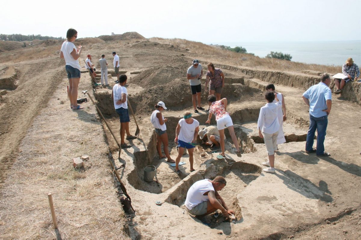 Ανασκαφές στη νεκρόπολη της αρχαίας πόλης (φωτ. Volnoe Delo Foundation).