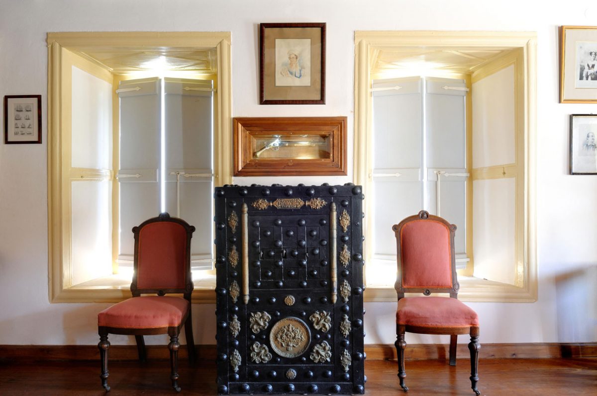 Εκθέματα στο Αρχοντικό της Μπουμπουλίνας στις Σπέτσες. (Φωτ.: ΑΠΕ-ΜΠΕ / Φίλιππος Δεμερτζής-Μπούμπουλης)