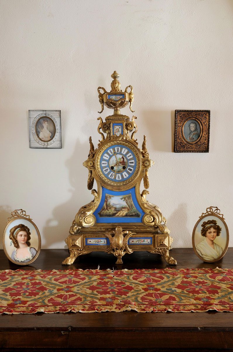 Εκθέματα στο Αρχοντικό της Μπουμπουλίνας στις Σπέτσες. (Φωτ.: ΑΠΕ-ΜΠΕ / Φίλιππος Δεμερτζής-Μπούμπουλης)