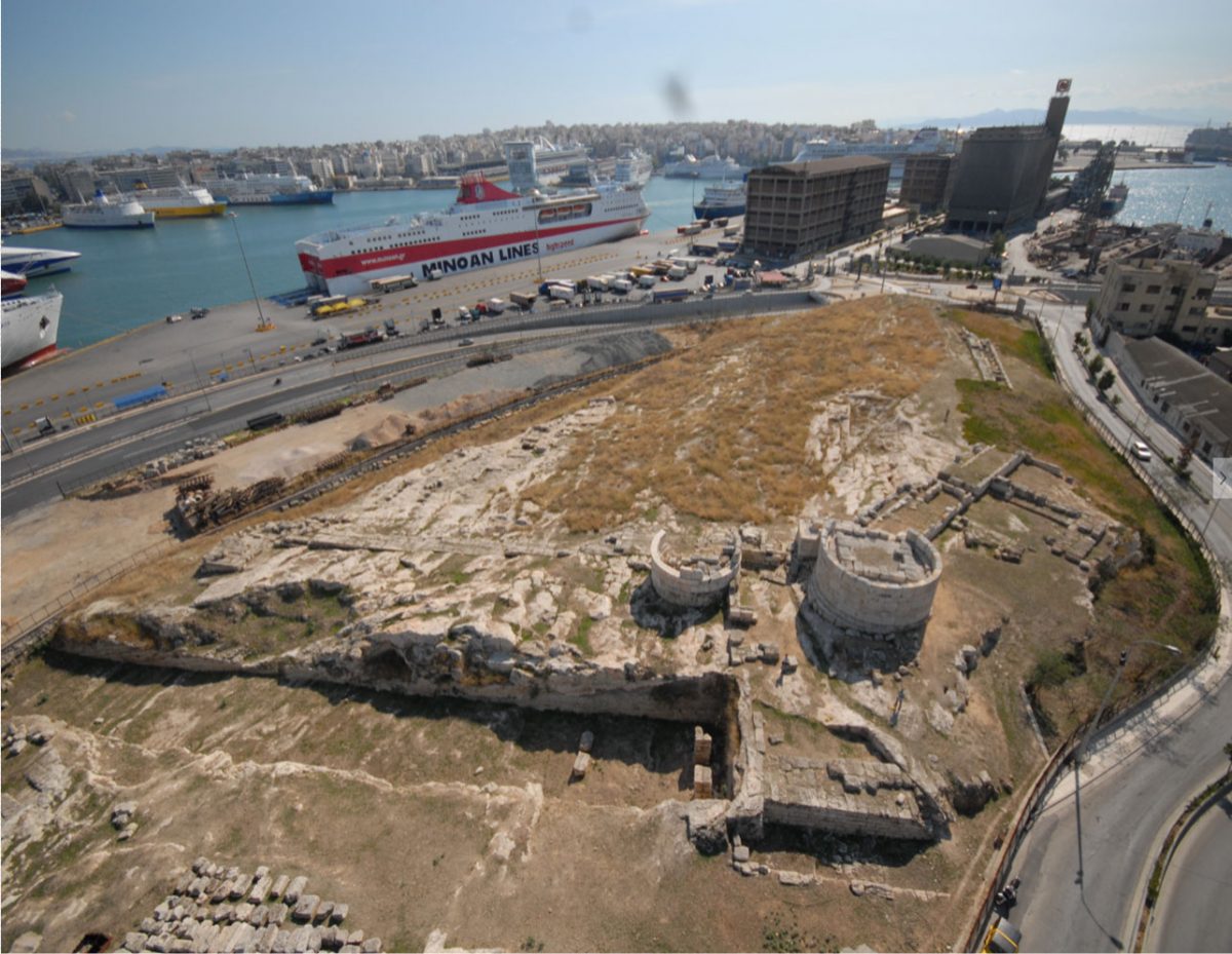 Ο αρχαιολογικός χώρος της Ηετιώνειας Πύλης στον Πειραιά (φωτ. ΑΠΕ-ΜΠΕ).
