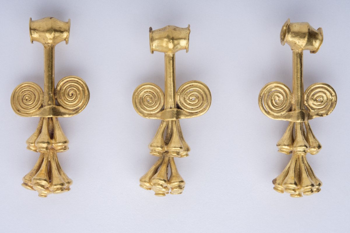 Χρυσά περίαπτα, Αρχαιολογικό Μουσείο Θηβών