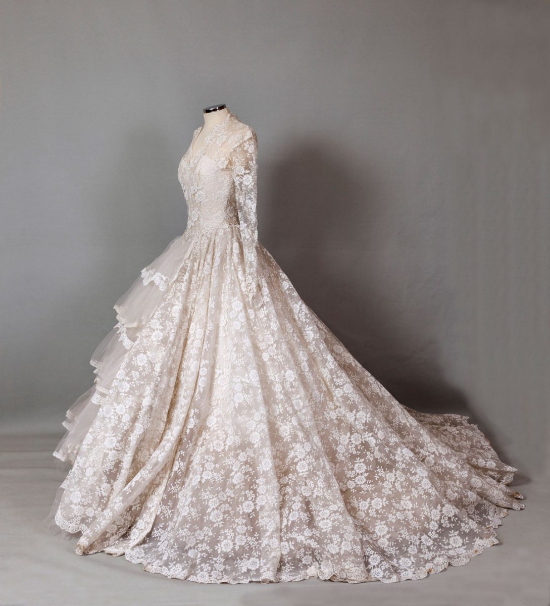 Νύφες στο Λεβέντειο: παράδοση και μόδα στην Ελλάδα και στην Κύπρο