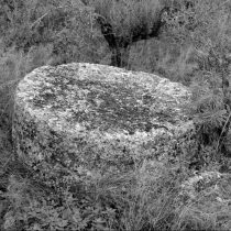 Λατόμηση σπονδύλων κιόνων στην ευρύτερη περιοχή της Κορινθίας