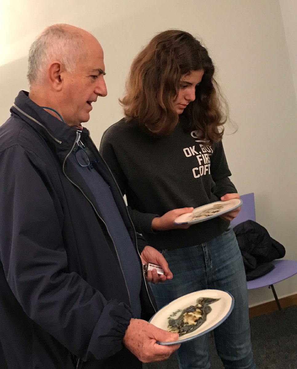 Εικ. 5. Στο χώρο λειτούργησε μικρό μπαζάρ με καλοδιαλεγμένα αντικείμενα.