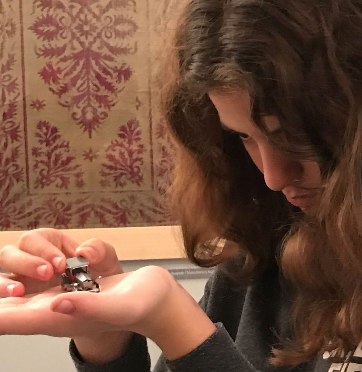 Εικ. 6. Στο χώρο λειτούργησε μικρό μπαζάρ με καλοδιαλεγμένα αντικείμενα.