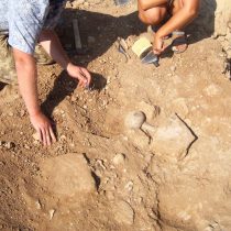 Ανθρώπινος σκελετός και χειρουργικά εργαλεία βρέθηκαν στην Αγορά της Νέας Πάφου