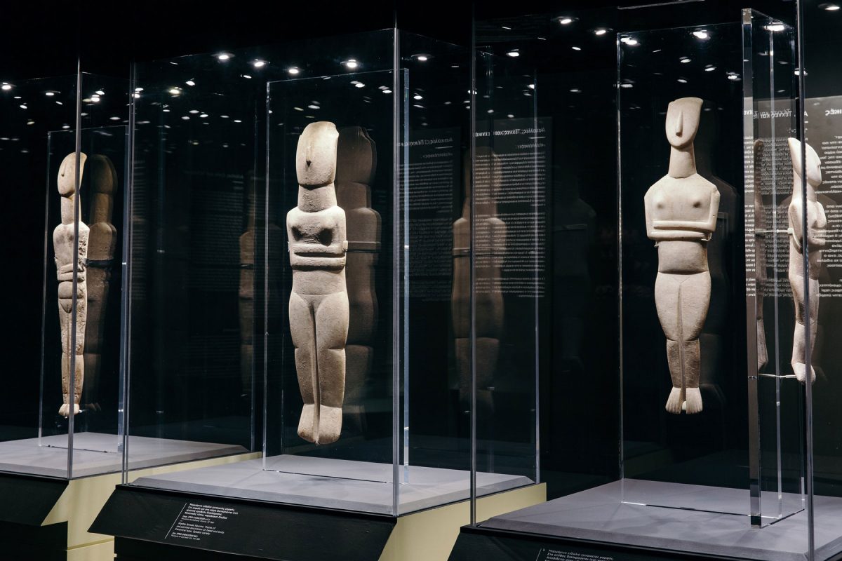 Άποψη της έκθεσης «Κυκλαδική Κοινωνία 5000 χρόνια πριν» που παρουσιάζεται στο Μουσείο Κυκλαδικής Τέχνης. Φωτ.: Πάρις Ταβιτιάν. © Μουσείο Κυκλαδικής Τέχνης.