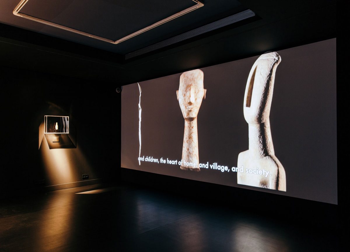 Άποψη της έκθεσης «Κυκλαδική Κοινωνία 5000 χρόνια πριν» που παρουσιάζεται στο Μουσείο Κυκλαδικής Τέχνης. Φωτ.: Πάρις Ταβιτιάν. © Μουσείο Κυκλαδικής Τέχνης.