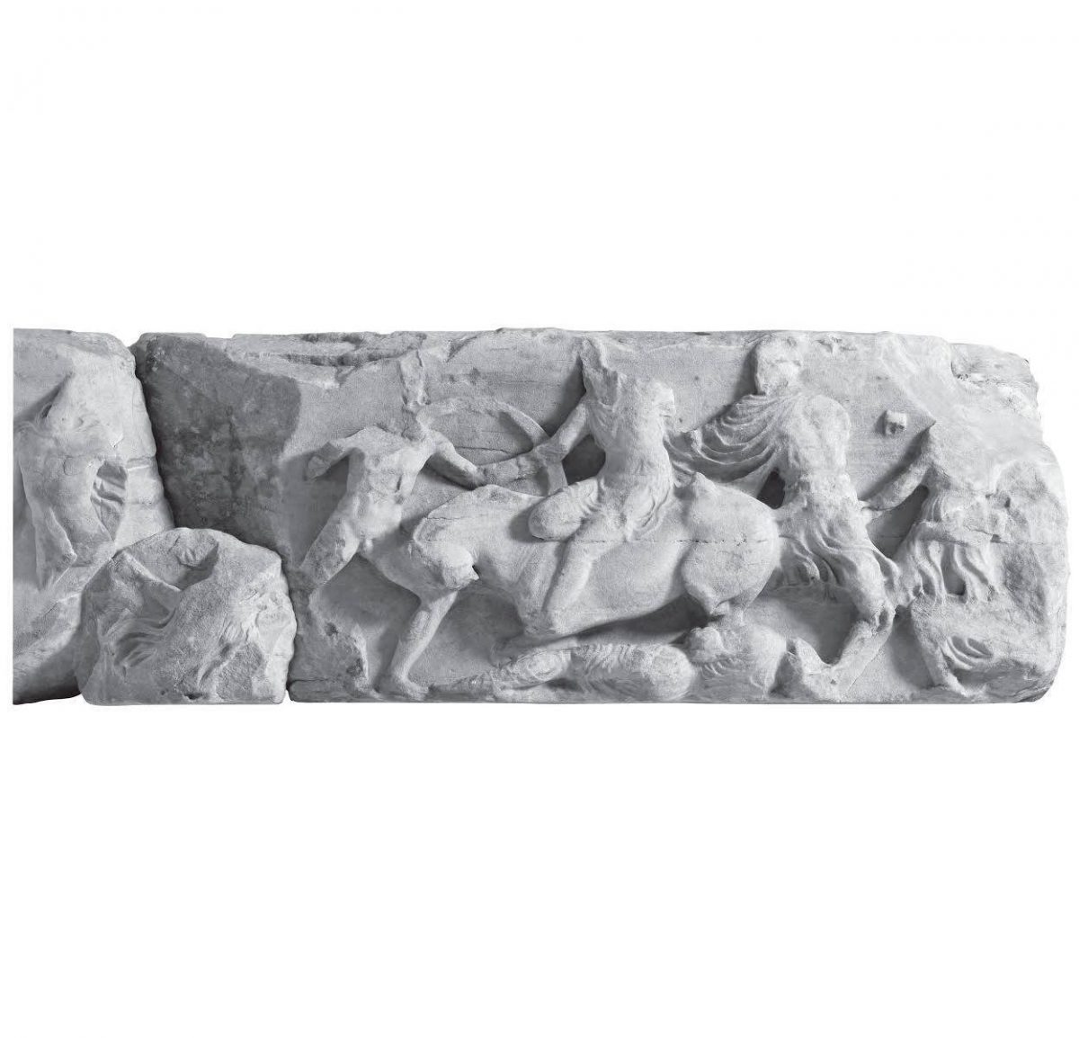 Η Μάχη του Μαραθώνα, όπως απεικονίζεται στη νότια ζωφόρο του ναού της Αθηνάς Νίκης στην Ακρόπολη της Αθήνας (Πλάκα Ε, Harrison - Μουσείο Ακρόπολης, φωτ.: Σωκράτης Μαυρομμάτης). Εξόντωση των επίλεκτων περσικών δυνάμεων/ιππικού μέσα στο Μικρό Έλος (Μπρεξίζα) του Μαραθώνα.