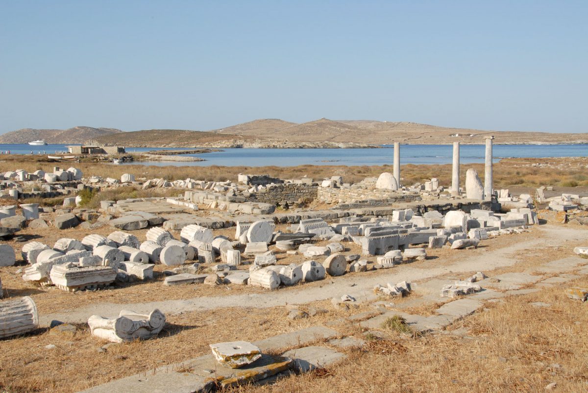 Άποψη του ελληνιστικού ναού της Αρτέμιδος στη Δήλο.