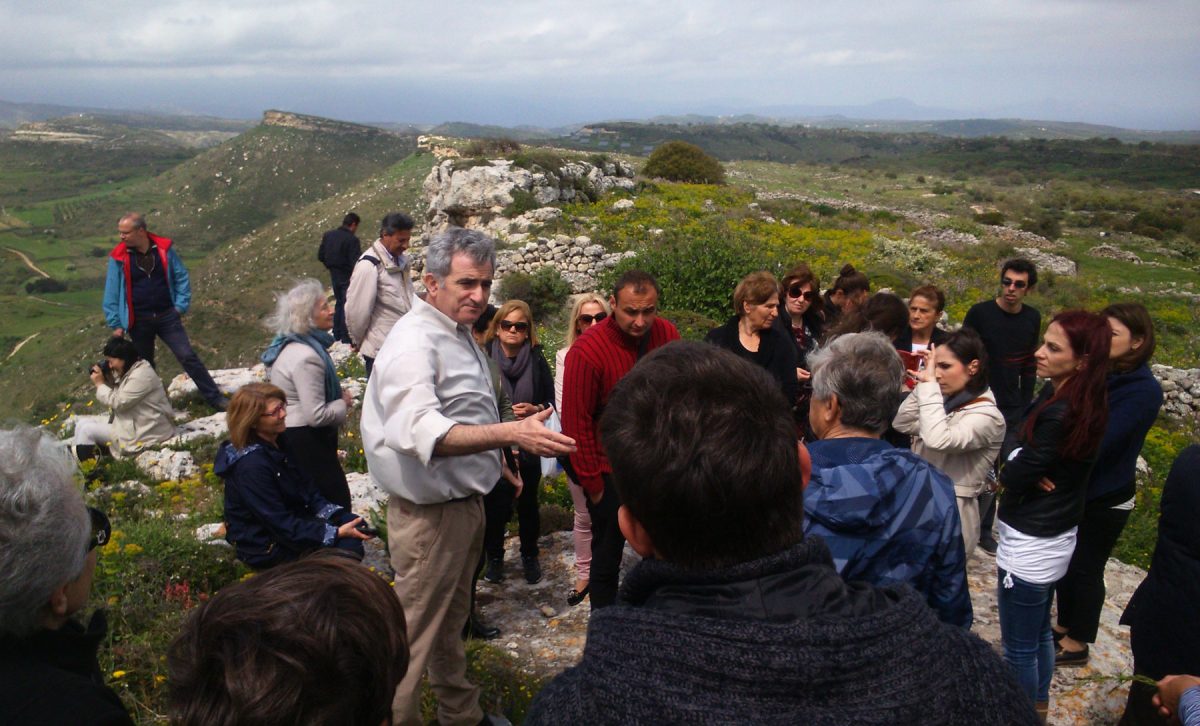 Ξενάγηση στον αρχαιολογικό χώρο της Ονιθές από τον αρχαιολόγο Κυριάκο Ψαρουδάκη.