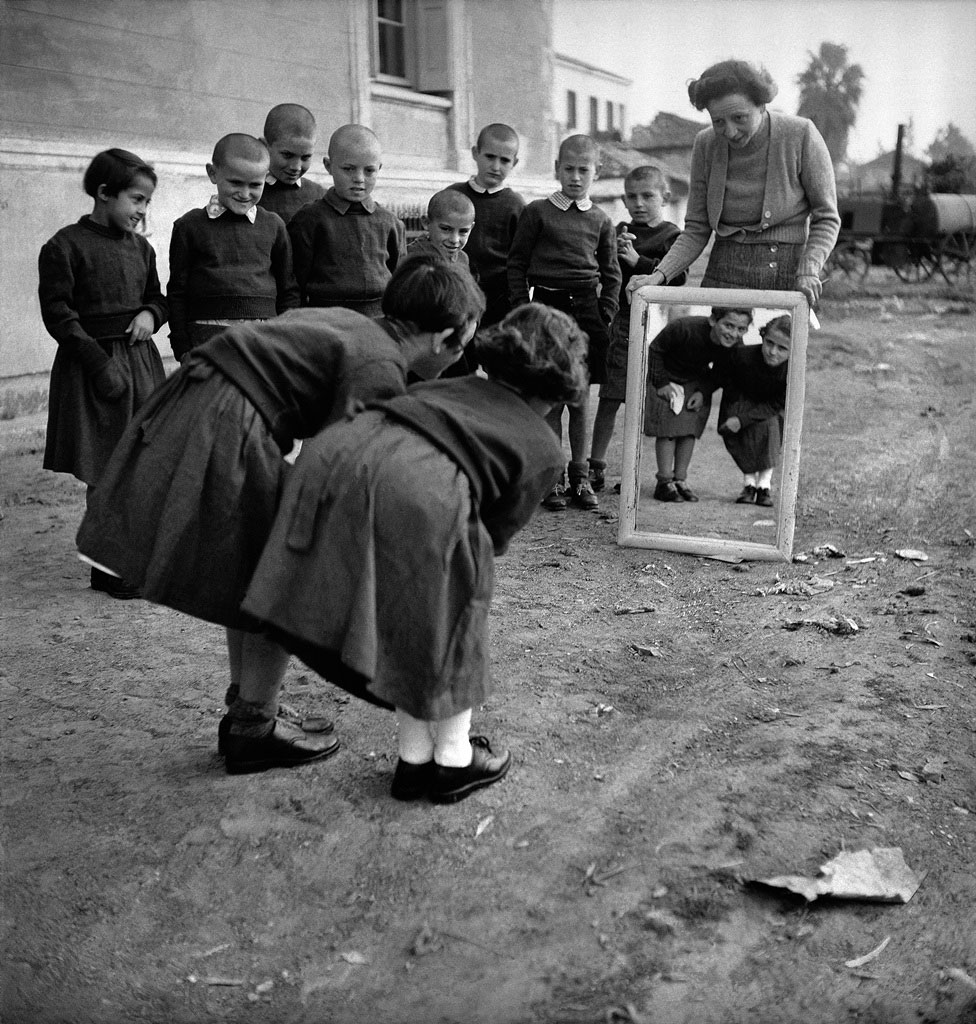 Πορτραίτα Ιστορίας από τη Βούλα Παπαϊωάννου και τον Δημήτρη Χαρισιάδη