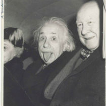 Τρελά λεφτά για τη φωτογραφία του Αϊνστάιν με τη γλώσσα έξω