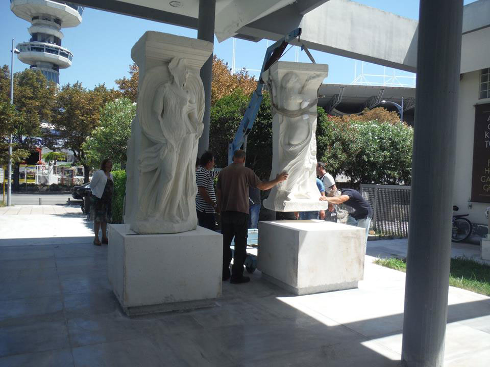 Τα τέσσερα κατάλευκα αγάλματα, που χρονολογούνται από τον 2ο-3ο αιώνα μ.Χ., θα είναι από τον Σεπτέμβριο ορατά στους διαβάτες που περπατούν επί της Λεωφόρου Στρατού, διηγούμενα την ιστορία τους για όποιον αναρωτηθεί και θελήσει να τη μάθει. 