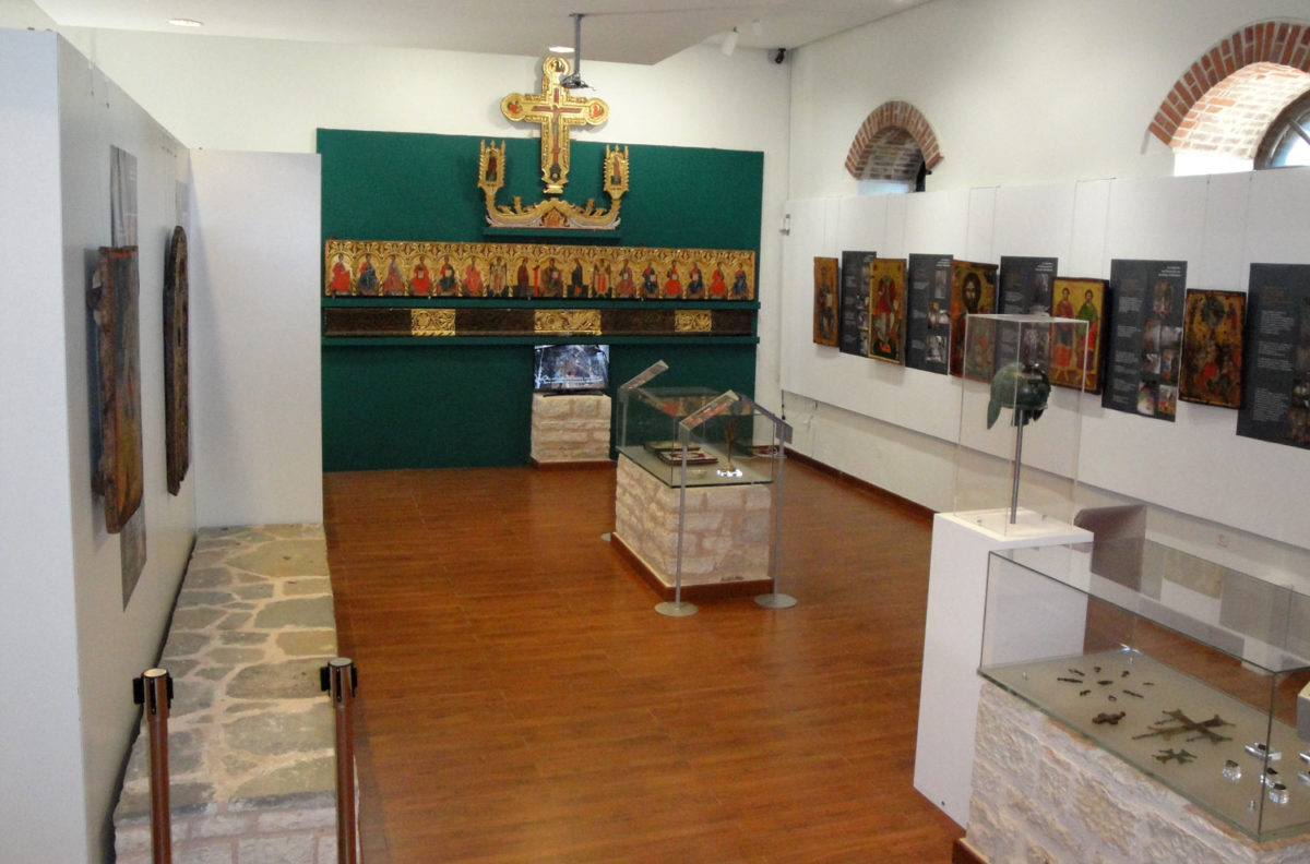 Άποψη της έκθεσης «ΑΝΑ-ΓΕΝΝΗΣΕΙΣ: Το Έργο των Συντηρητών της Εφορείας Αρχαιοτήτων Ιωαννίνων (2014-2017)» (φωτ.: ΕΦΑ Ιωαννίνων).