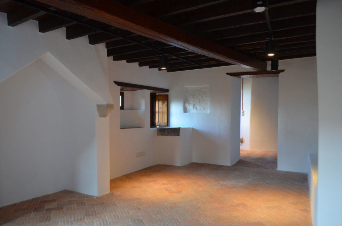 Στο εσωτερικό του κτιριακού συγκροτήματος του Σπηλαίου της Αποκάλυψης στην Πάτμο (φωτ.: ΑΠΕ-ΜΠΕ / Ν. Κεφαλά / Π. Χατζηιωάννου).