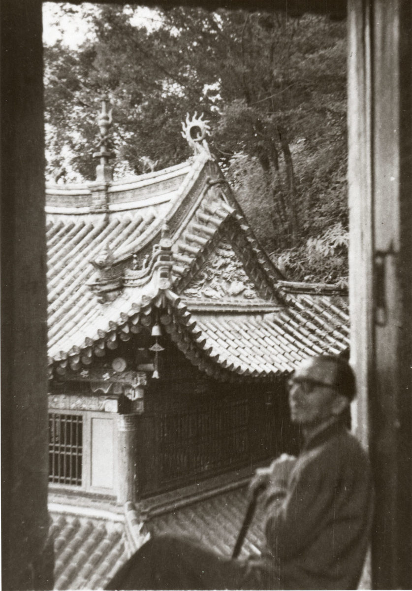 O Νίκος Καζαντζάκης στην Ιαπωνία ή στο Γιουνάν, 1957.