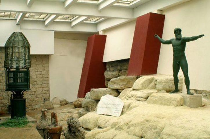 Τμήμα του αρχαίου τείχους του Πειραιά (πηγή εικόνας: ΕΕΜΑΑ).