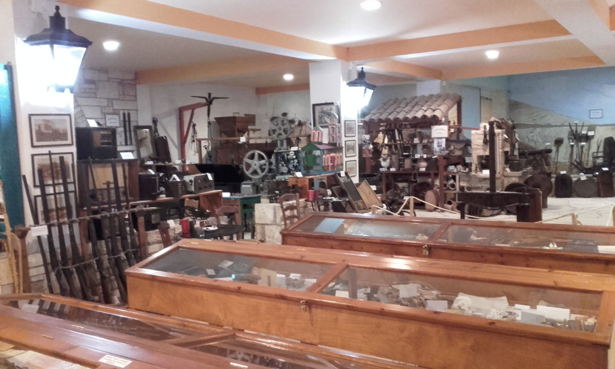 Στα 550 τ.μ. του Λαογραφικού Μουσείου Καλλιμασιάς εκτίθενται περισσότερα από 5.000 στοιχεία της νησιωτικής λαογραφίας (φωτ.: Τ.Α. Μανιατέα για το ΑΠΕ-ΜΠΕ).