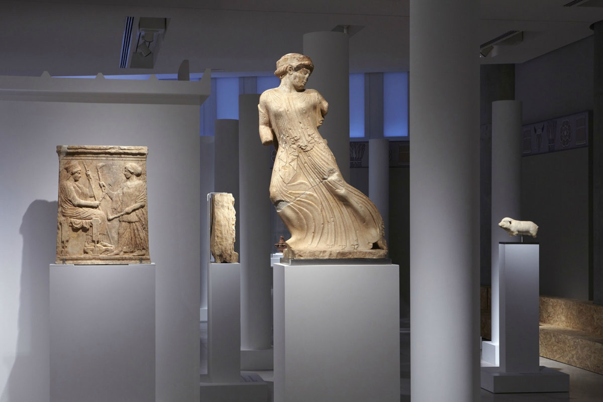Άποψη της έκθεσης «Ελευσίνα. Τα μεγάλα μυστήρια» που παρουσιάζεται στο Μουσείο Ακρόπολης. Φωτ.: Γιώργος Βιτσαρόπουλος © Μουσείο Ακρόπολης.