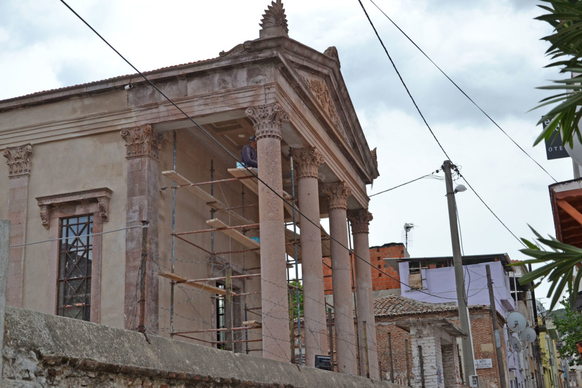Το μνημείο του «Αγιάσματος» της Παναγιάς της Φανερωμένης στο Αϊβαλί (φωτ.: ΑΠΕ-ΜΠΕ).